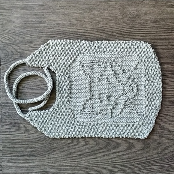 Hand Knit Fox Baby Bib ๐ฆ - Picture 2 of 5